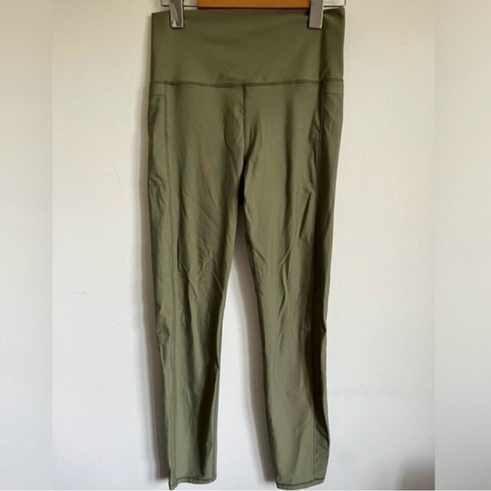 Vuori Women High Rise Pocket 7/8 Leggings Pant - Moss Light Green - M Medium
